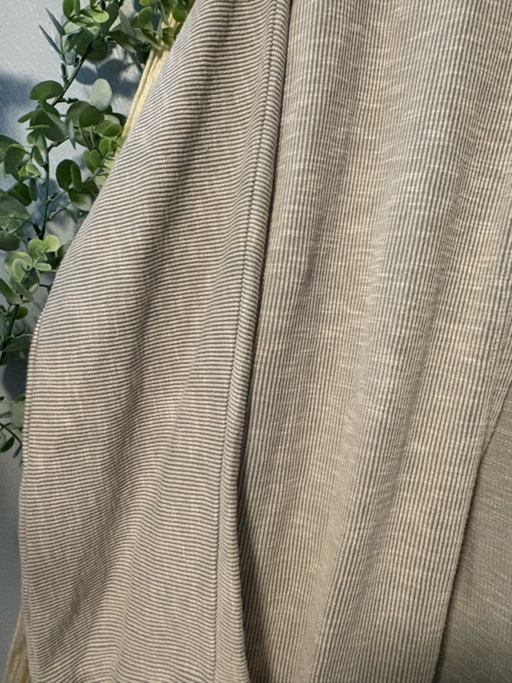 DONNI. Light Gray Ribbed Open-Front Cardigan - Picture 4 of 5